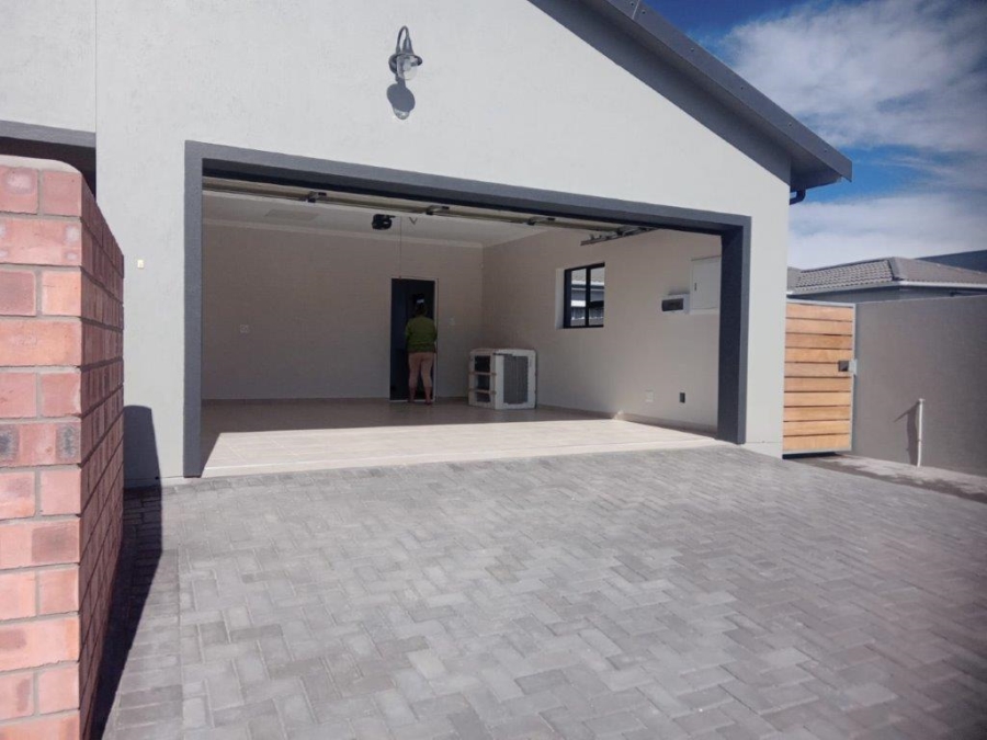 3 Bedroom Property for Sale in Wavecrest Eastern Cape